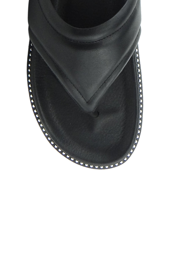 Caverley Remi Padded Leather Toe Thong - Black - Styleartist