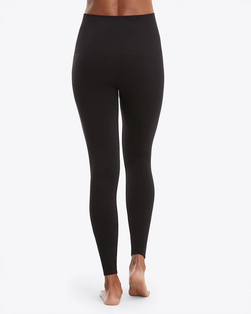 Spanx Look At Me Now Seamless Leggings - Very Black - Styleartist